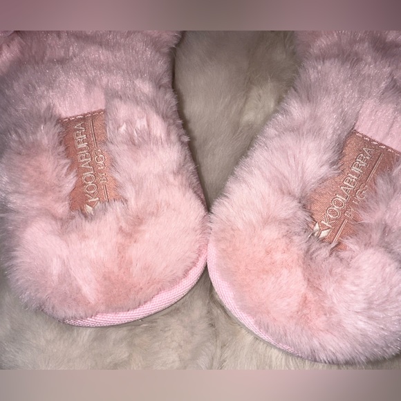 Koolaburra by Ugg Women’s Fuzz’n Sandals (6) - Picture 5 of 9